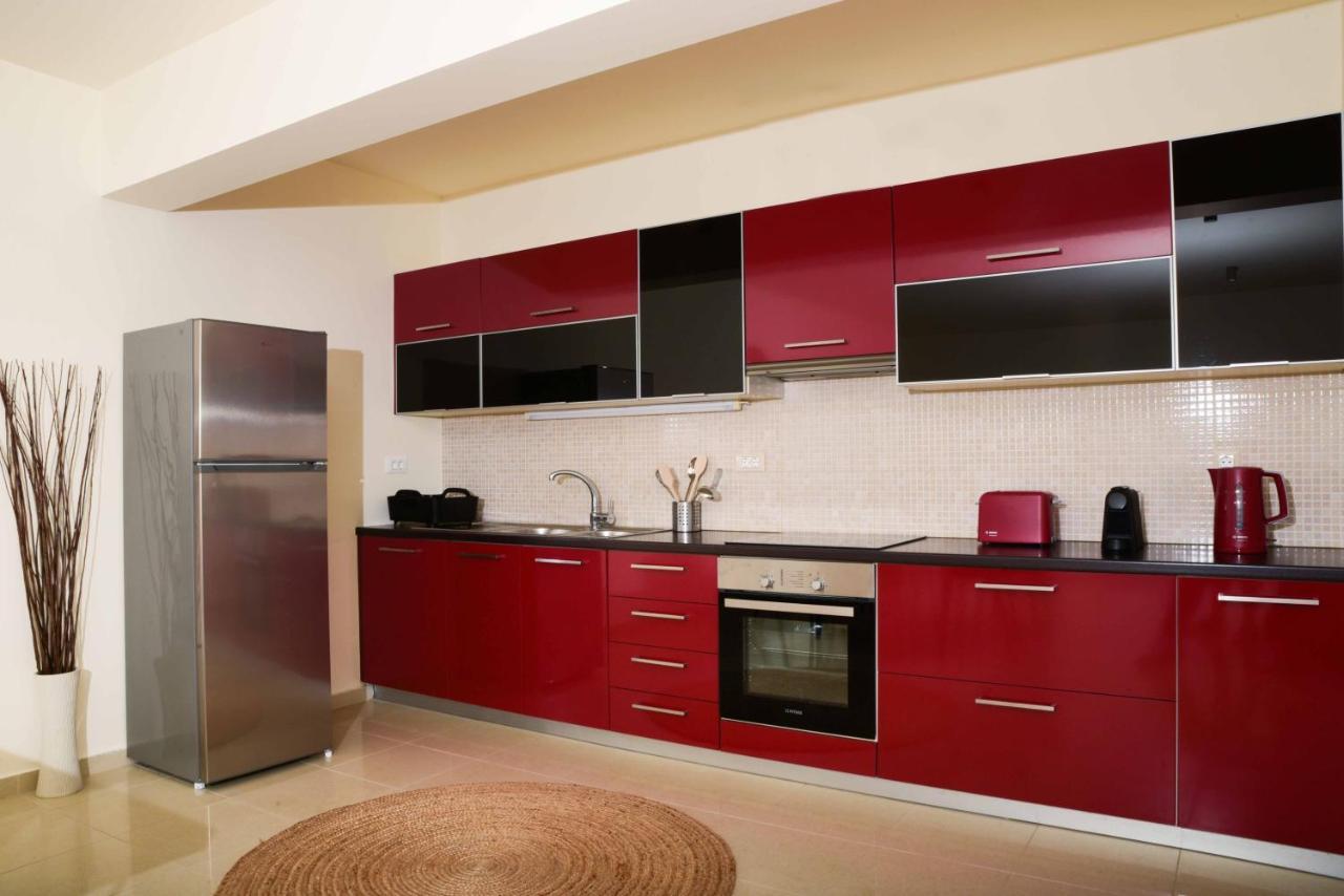Oikies Luxury With Private Free Parking Area Apartment *