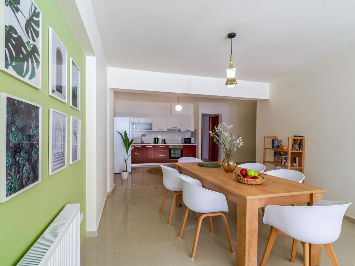Apartment Oikies Luxury With Private Free Parking Area