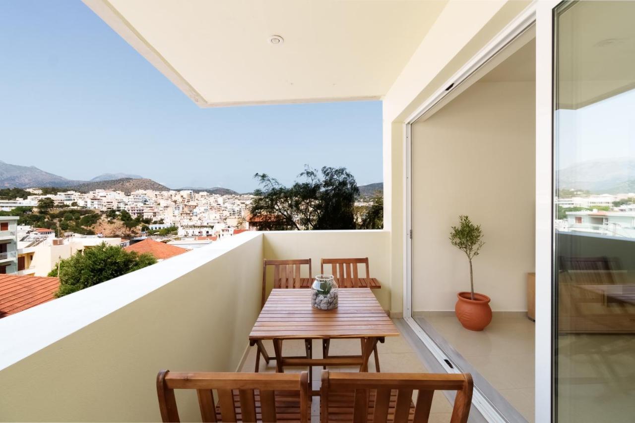 Oikies Luxury With Private Free Parking Area Apartment