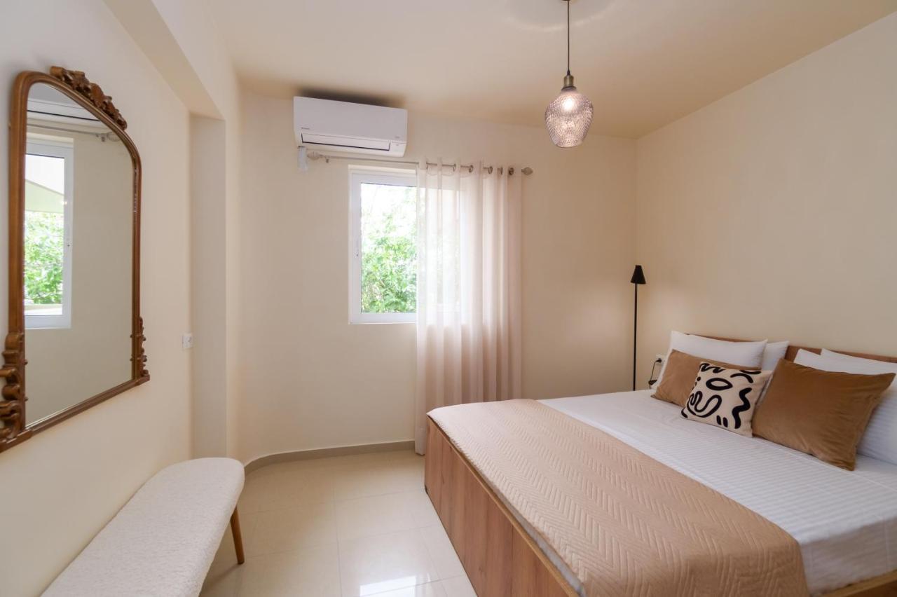 Apartment Oikies Luxury With Private Free Parking Area *